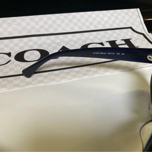New Coach HC8161F L563 51104L Dark Navy Blue with Silver C’s Sunglasses. - Picture 5 of 12